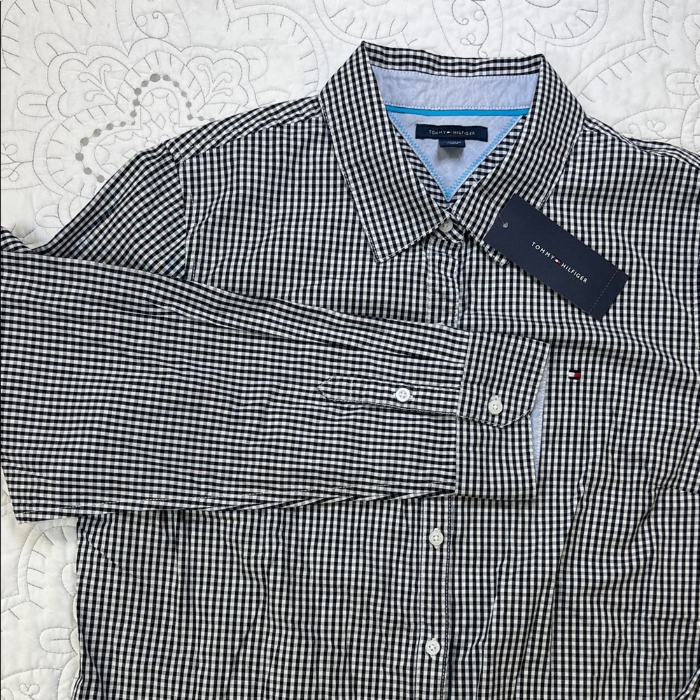 Tommy Hilfiger NWT Long Sleeve Plaid Button Down Shirt - Women’s Collared Top